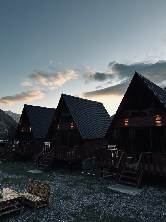Степанцминда: Шале Trip Zone Kazbegi