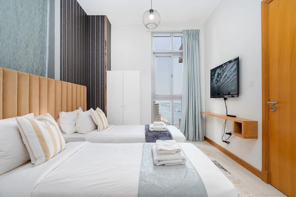 Дубай: Vacay Lettings - Iris Blue