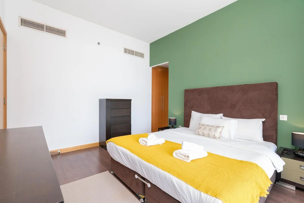 Дубай: Vacay Lettings - Iris Blue