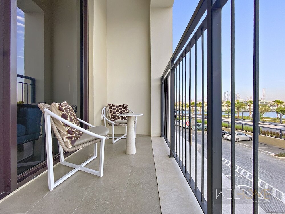 Дубай: WelHome - Mesmerizing Sea & Burj Khalifa Views Apt at La Voile