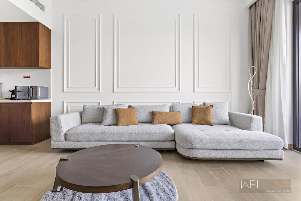Дубай: WelHome - Mesmerizing Sea & Burj Khalifa Views Apt at La Voile