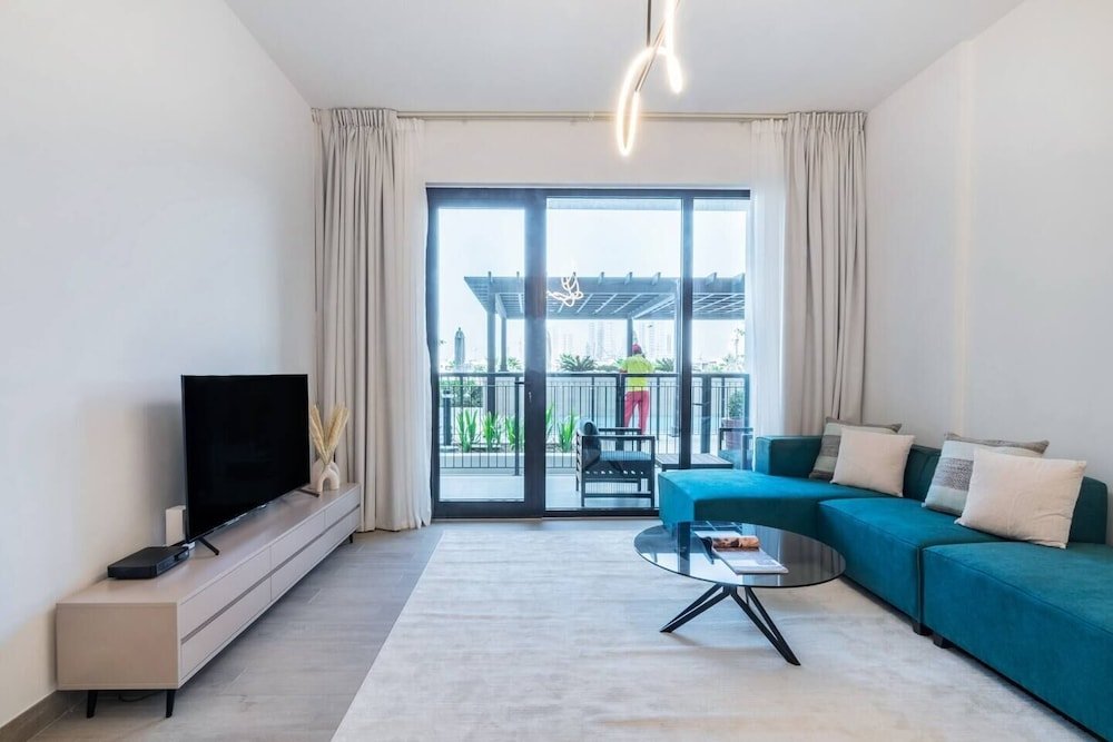 Дубай: Sea View 2BR in Port de La Mer