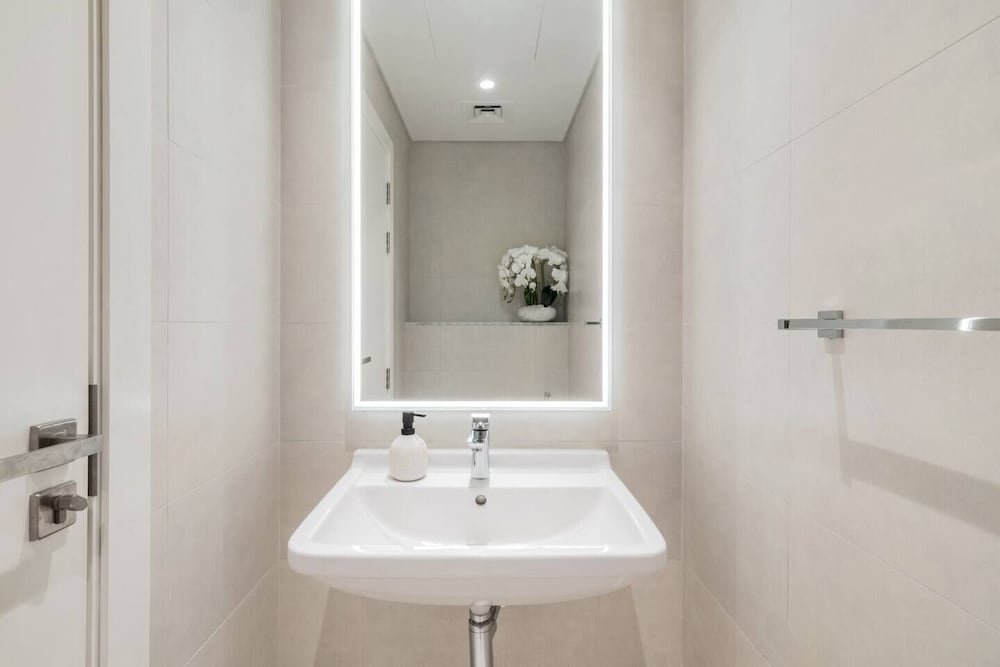 Дубай: Sea View 2BR in Port de La Mer