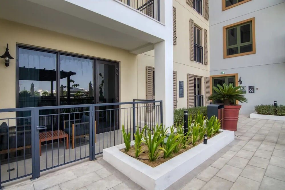 Дубай: Sea View 2BR in Port de La Mer