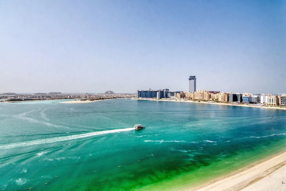 Дубай: Sea view 2BR Beach Isle