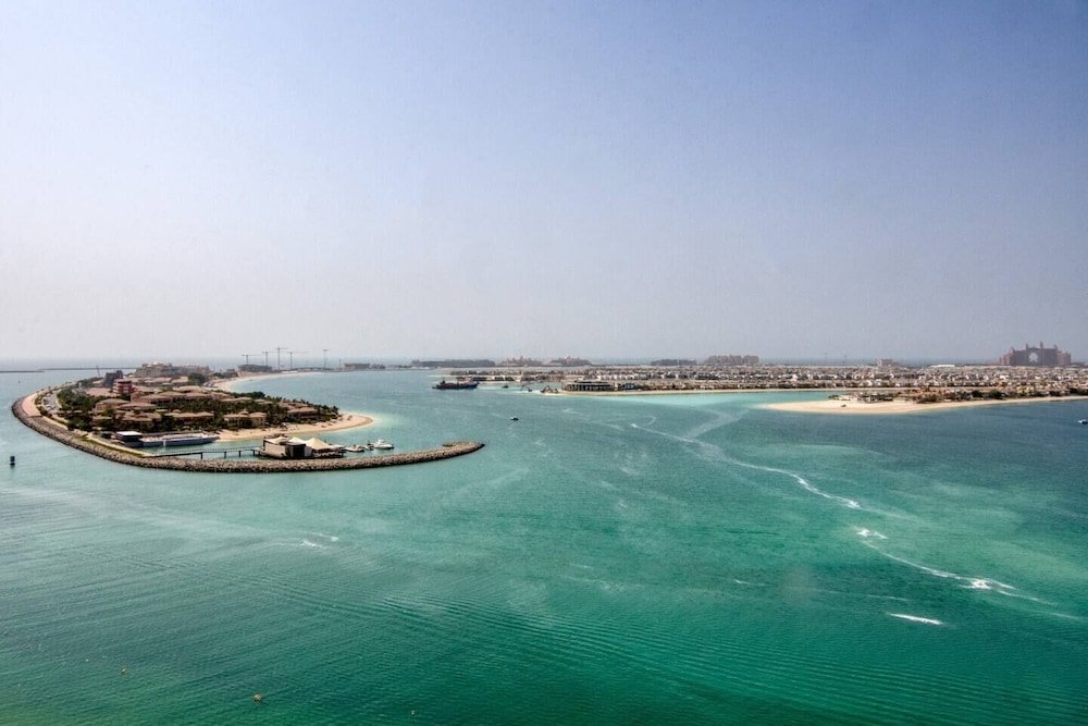 Дубай: Sea view 2BR Beach Isle
