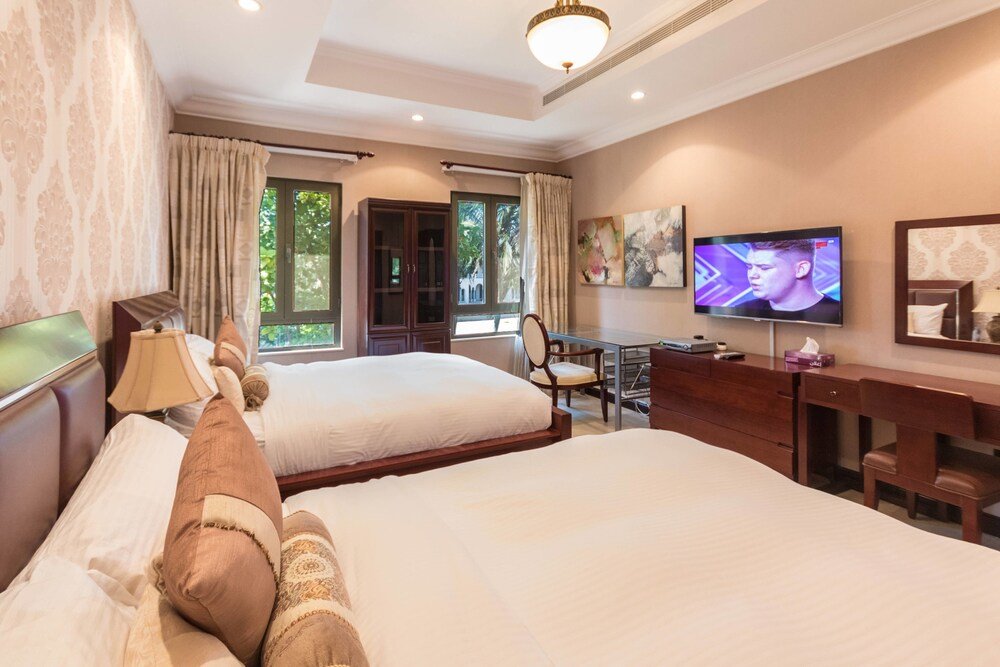 Дубай: The Palm Jumeirah Villas - Frond A by Yanjoon Holiday Homes