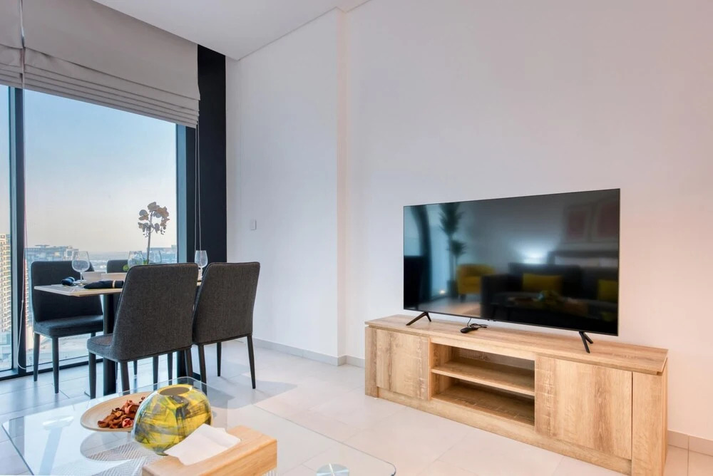 Дубай: Stylish Studio w Dubai Canal Vw in Business Bay