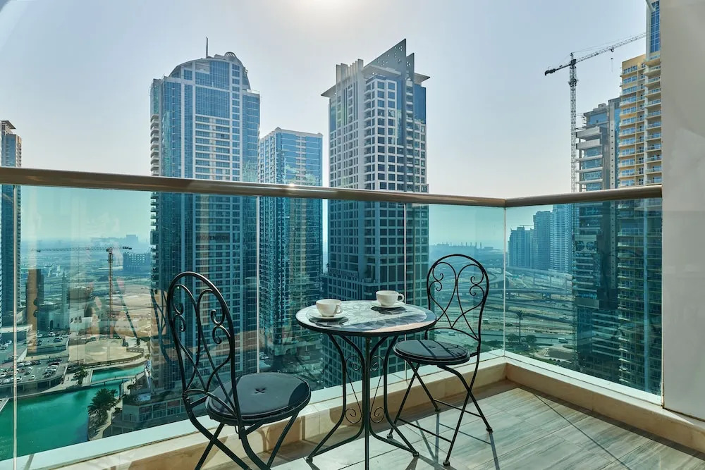 Дубай: 1BR view in a luxurious home