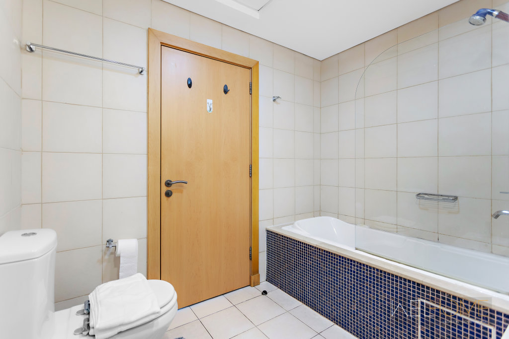 Дубай: Апартаменты WelHome - Breathtaking 1BR Apartment Shoreline The Palm