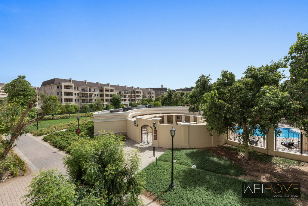 Дубай: Апартаменты WelHome - Prime Apartment With Balcony Amidst Lively Area