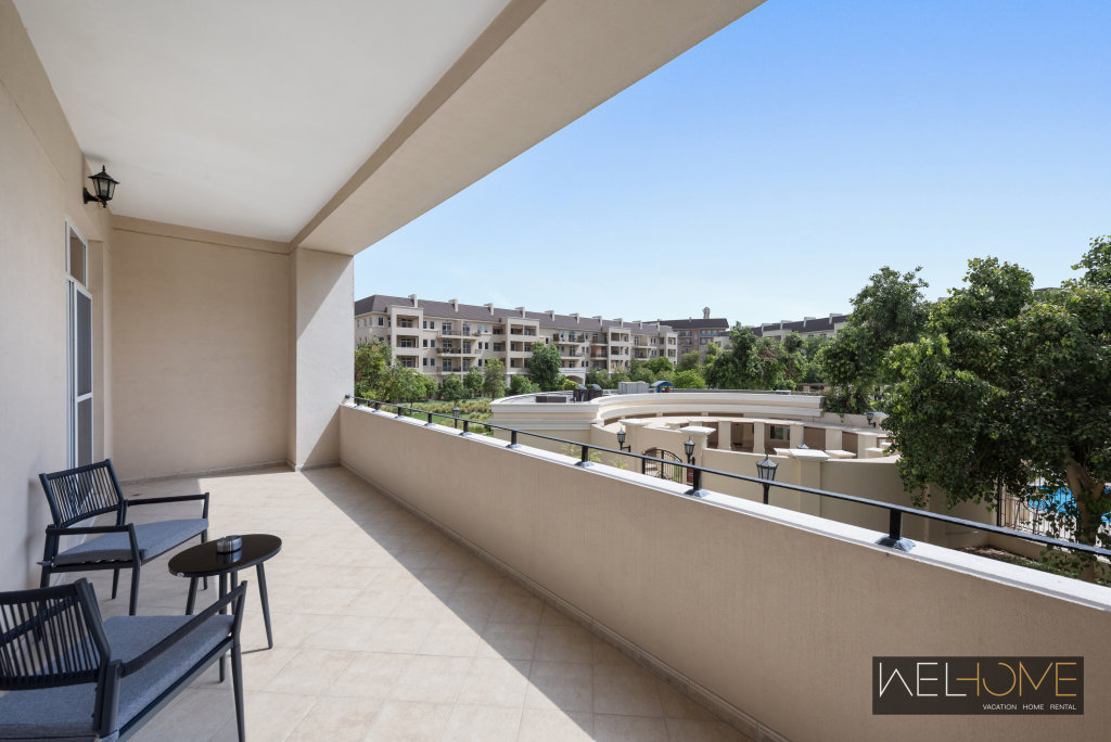 Дубай: Апартаменты WelHome - Prime Apartment With Balcony Amidst Lively Area