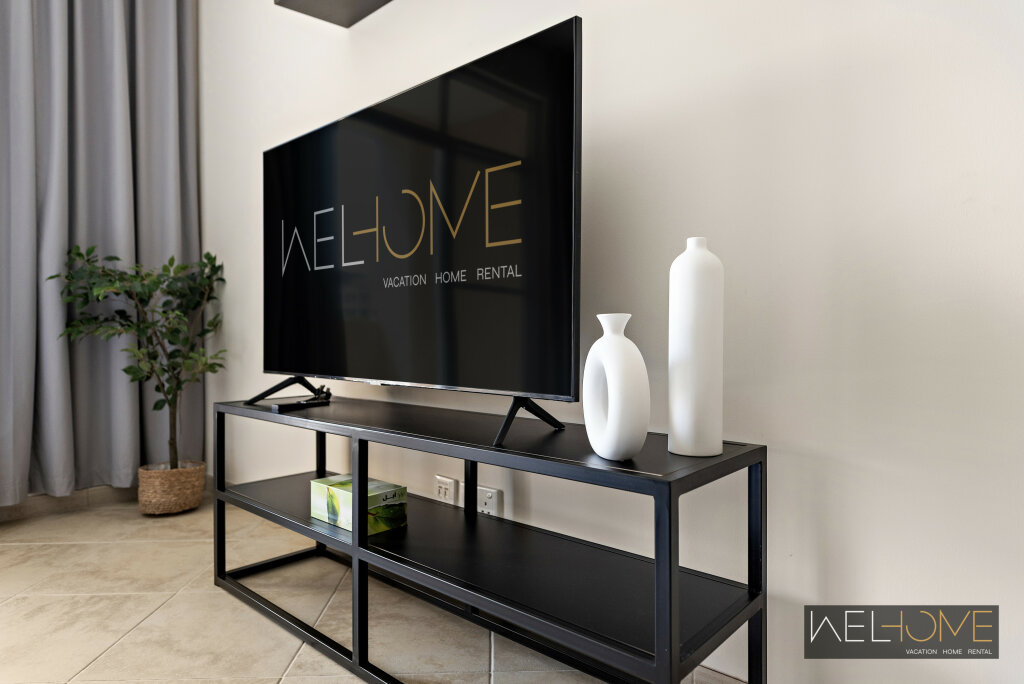 Дубай: Апартаменты WelHome - Prime Apartment With Balcony Amidst Lively Area