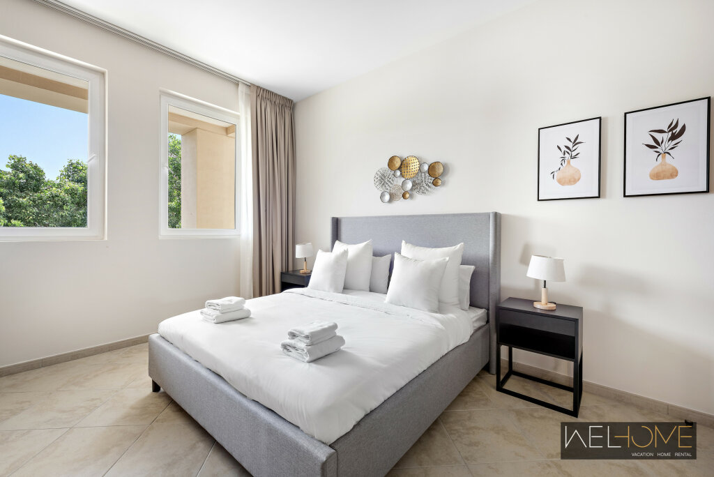 Дубай: Апартаменты WelHome - Prime Apartment With Balcony Amidst Lively Area