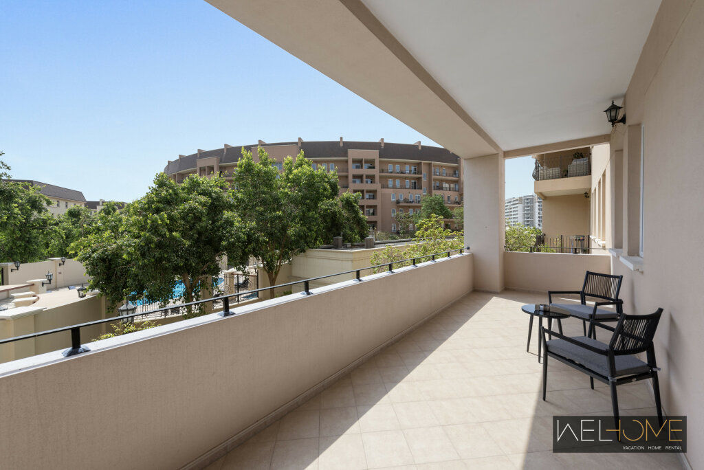 Дубай: Апартаменты WelHome - Prime Apartment With Balcony Amidst Lively Area