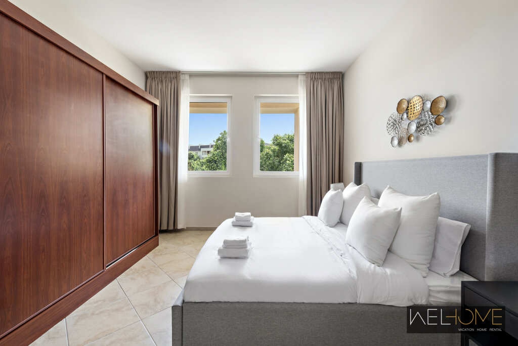 Дубай: Апартаменты WelHome - Prime Apartment With Balcony Amidst Lively Area