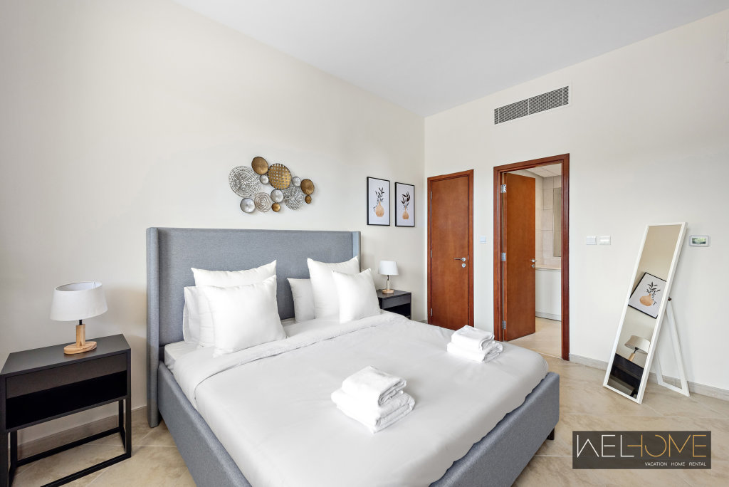 Дубай: Апартаменты WelHome - Prime Apartment With Balcony Amidst Lively Area