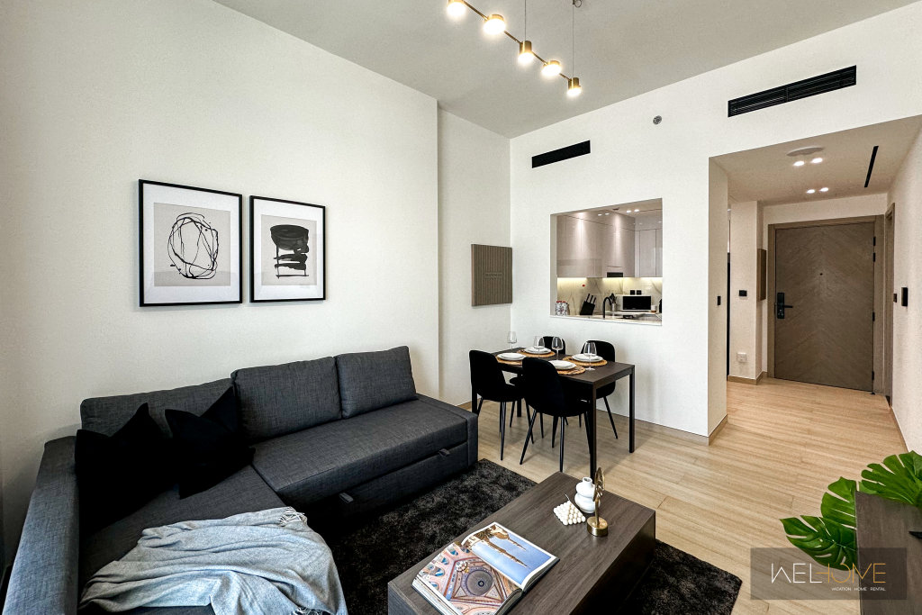 Дубай: Апартаменты WelHome - Dubai Delight: Luxe Living 1BR at Binghatti Luna