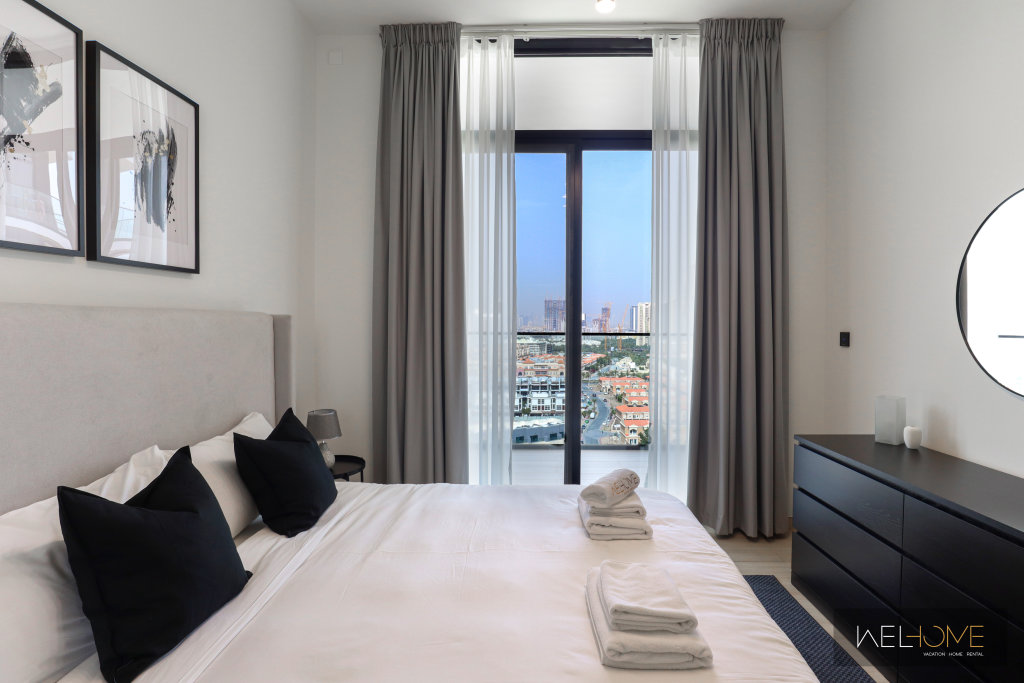 Дубай: Апартаменты WelHome - Dubai Delight: Luxe Living 1BR at Binghatti Luna