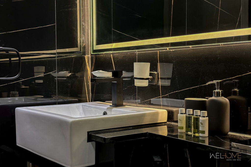 Дубай: Апартаменты WelHome - Dubai Delight: Luxe Living 1BR at Binghatti Luna