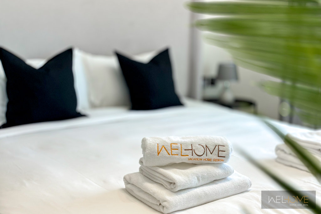 Дубай: Апартаменты WelHome - Dubai Delight: Luxe Living 1BR at Binghatti Luna