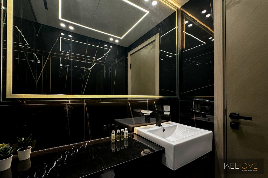 Дубай: Апартаменты WelHome - Dubai Delight: Luxe Living 1BR at Binghatti Luna