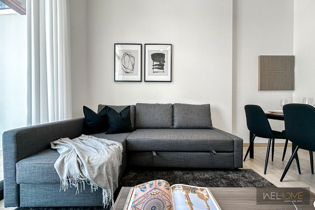 Дубай: Апартаменты WelHome - Dubai Delight: Luxe Living 1BR at Binghatti Luna