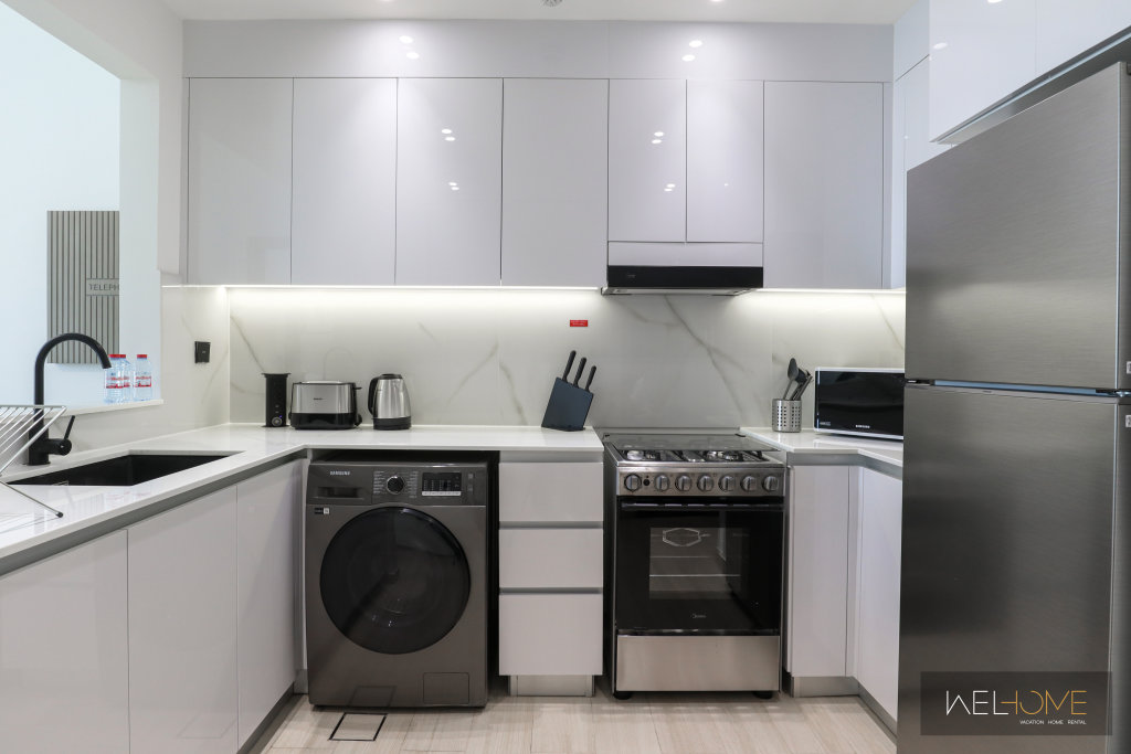 Дубай: Апартаменты WelHome - Dubai Delight: Luxe Living 1BR at Binghatti Luna