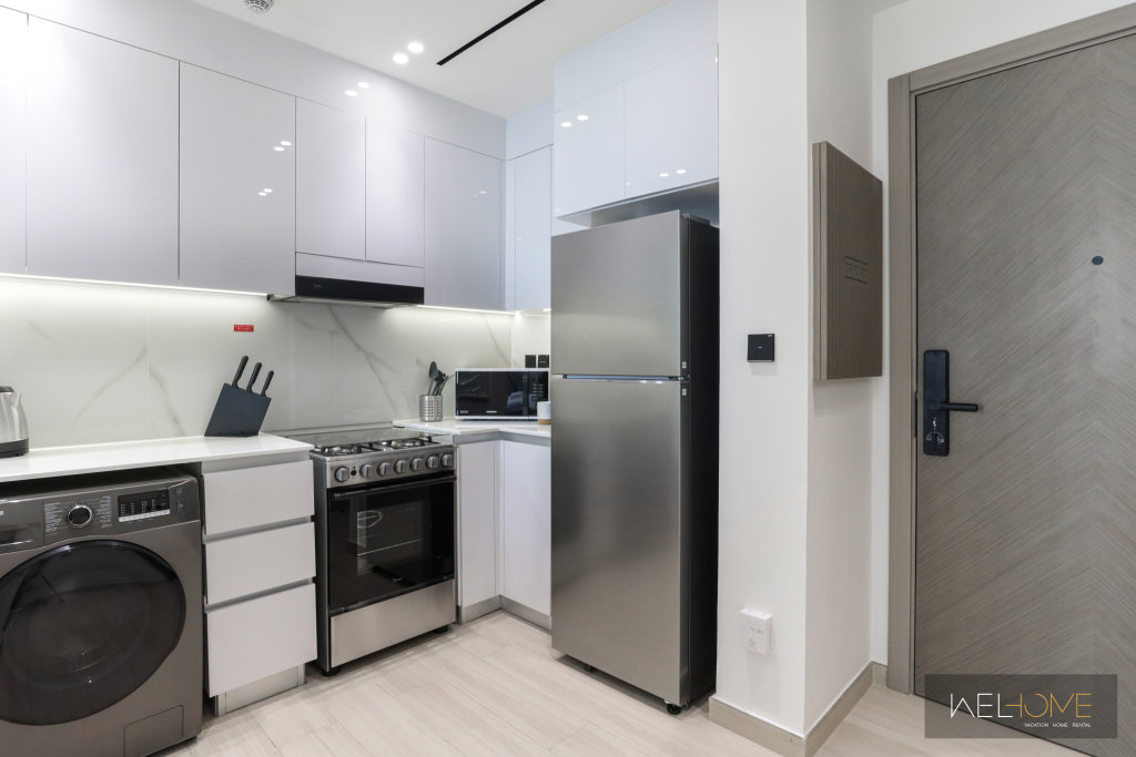 Дубай: Апартаменты WelHome - Dubai Delight: Luxe Living 1BR at Binghatti Luna