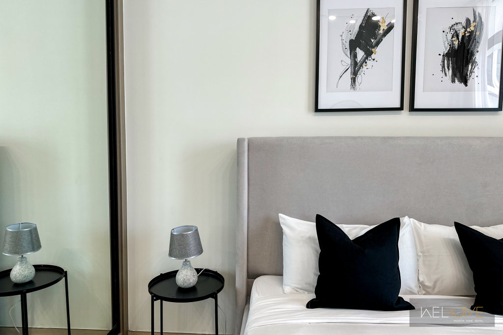 Дубай: Апартаменты WelHome - Dubai Delight: Luxe Living 1BR at Binghatti Luna