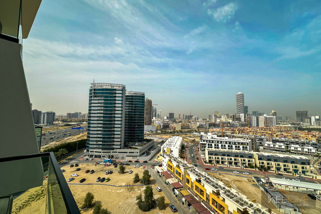 Дубай: Апартаменты WelHome - Dubai Delight: Luxe Living 1BR at Binghatti Luna
