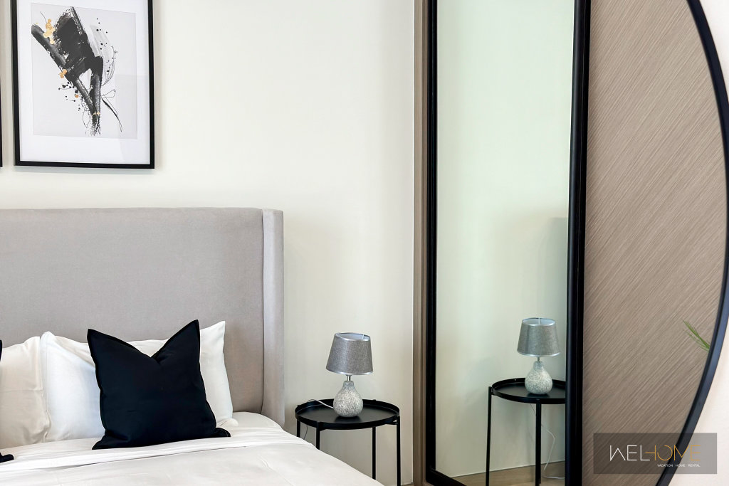 Дубай: Апартаменты WelHome - Dubai Delight: Luxe Living 1BR at Binghatti Luna