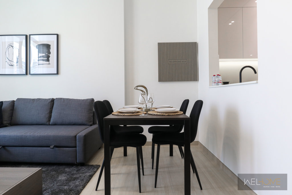 Дубай: Апартаменты WelHome - Dubai Delight: Luxe Living 1BR at Binghatti Luna