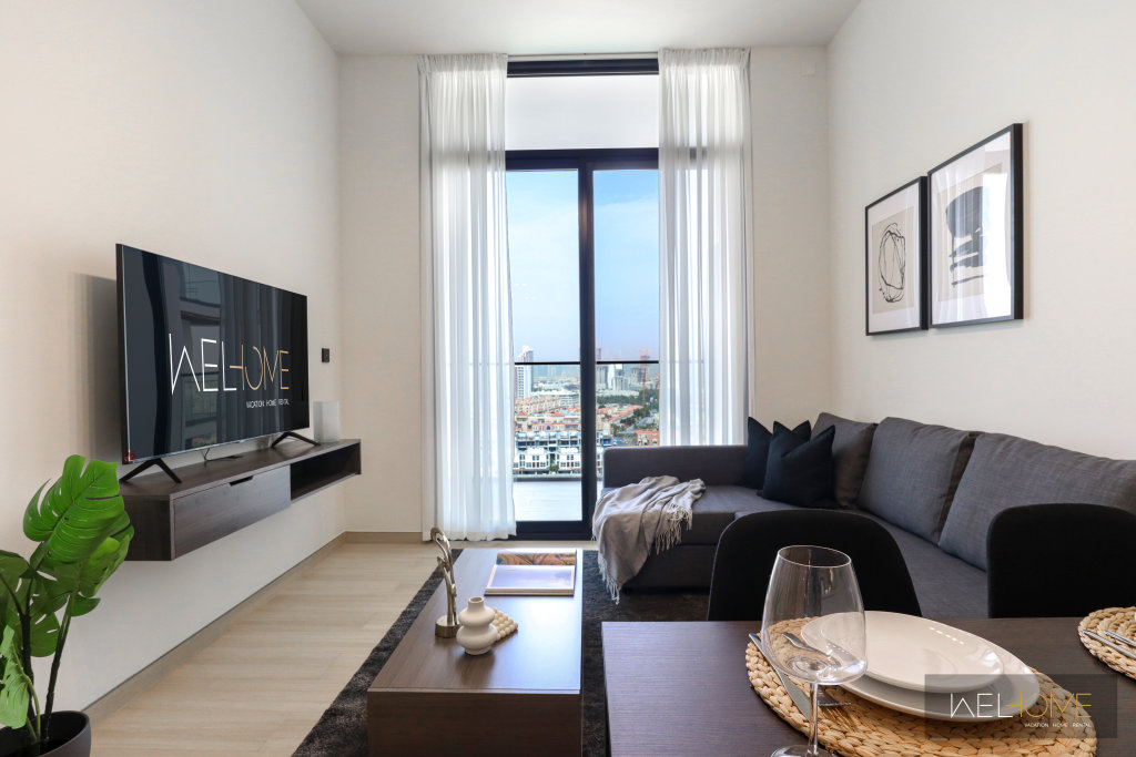 Дубай: Апартаменты WelHome - Dubai Delight: Luxe Living 1BR at Binghatti Luna