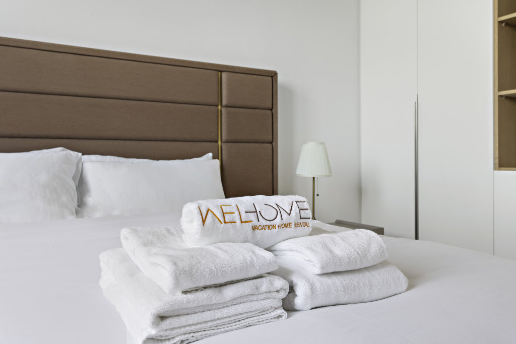 Дубай: Апартаменты WelHome - Mesmerizing Sea & Burj Khalifa Views Apt at La Voile