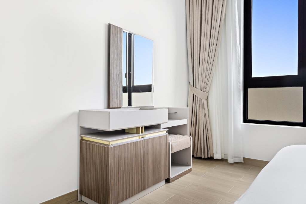 Дубай: Апартаменты WelHome - Mesmerizing Sea & Burj Khalifa Views Apt at La Voile
