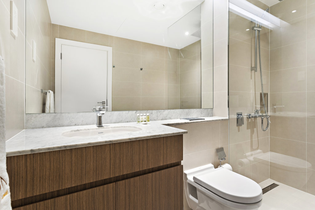 Дубай: Апартаменты WelHome - Mesmerizing Sea & Burj Khalifa Views Apt at La Voile