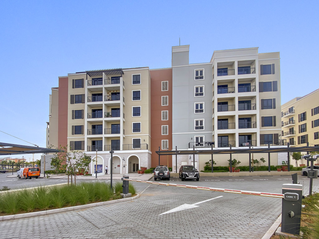 Дубай: Апартаменты WelHome - Mesmerizing Sea & Burj Khalifa Views Apt at La Voile