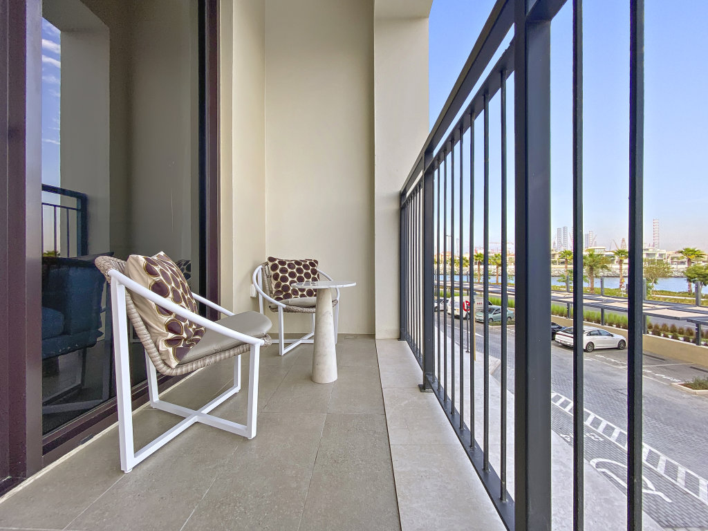 Дубай: Апартаменты WelHome - Mesmerizing Sea & Burj Khalifa Views Apt at La Voile