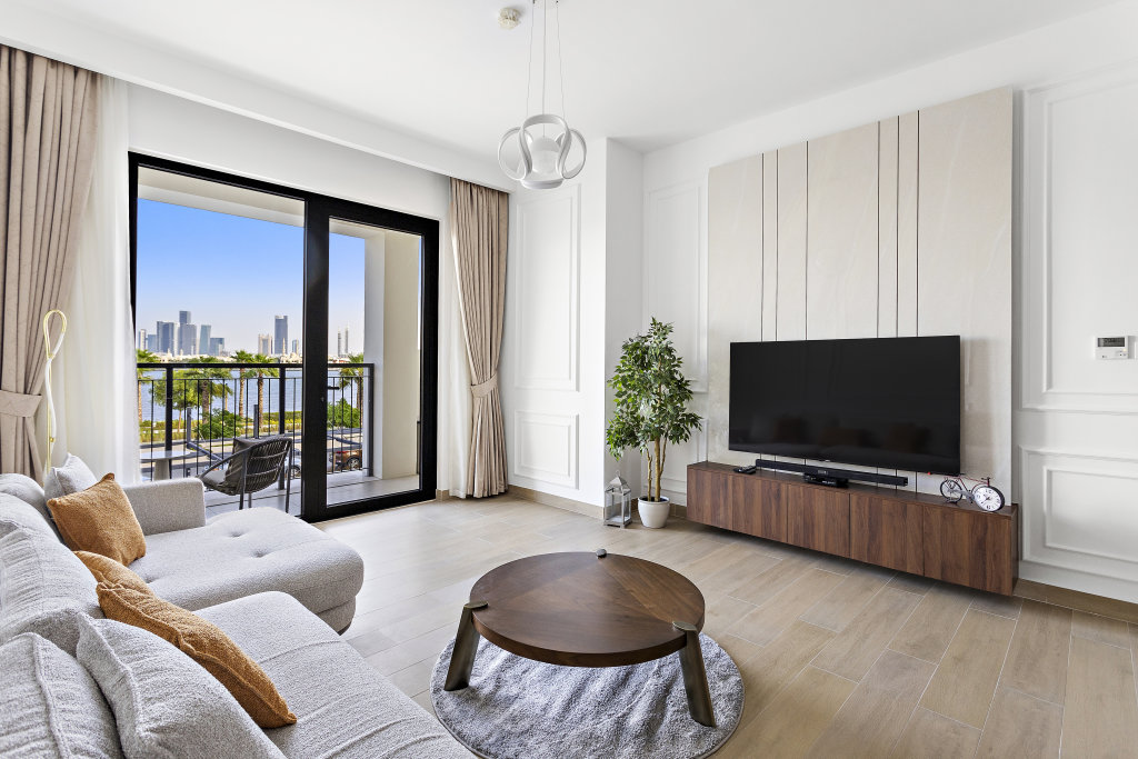 Дубай: Апартаменты WelHome - Mesmerizing Sea & Burj Khalifa Views Apt at La Voile