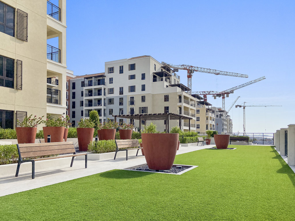 Дубай: Апартаменты WelHome - Mesmerizing Sea & Burj Khalifa Views Apt at La Voile