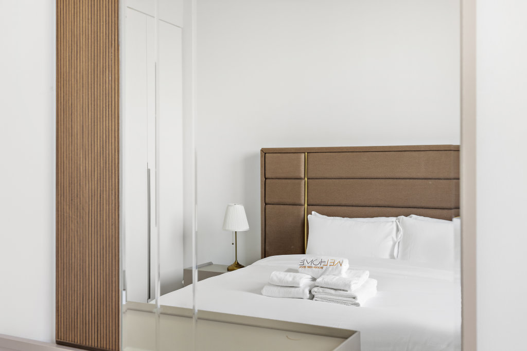 Дубай: Апартаменты WelHome - Mesmerizing Sea & Burj Khalifa Views Apt at La Voile