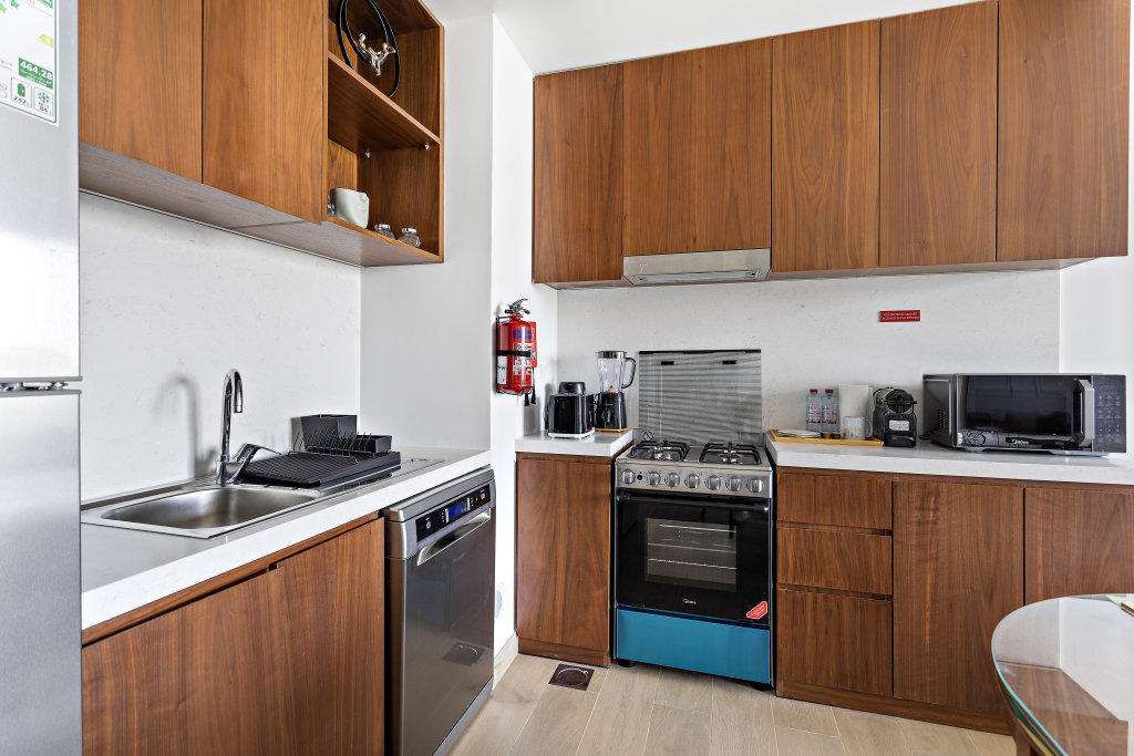 Дубай: Апартаменты WelHome - Mesmerizing Sea & Burj Khalifa Views Apt at La Voile