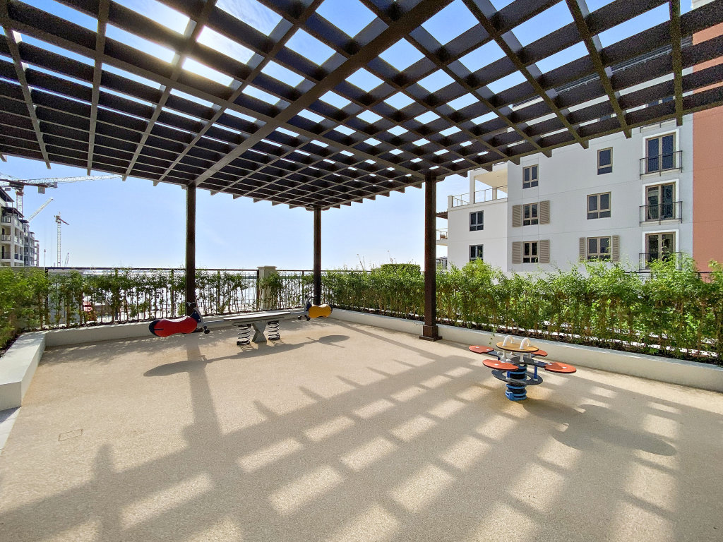 Дубай: Апартаменты WelHome - Mesmerizing Sea & Burj Khalifa Views Apt at La Voile