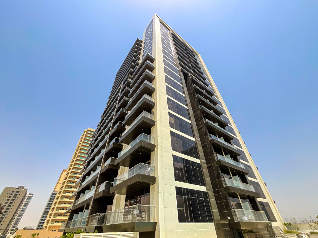 Дубай: Апартаменты WelHome - Evergreen Apartment Amidst Vibrant JVC With Pool