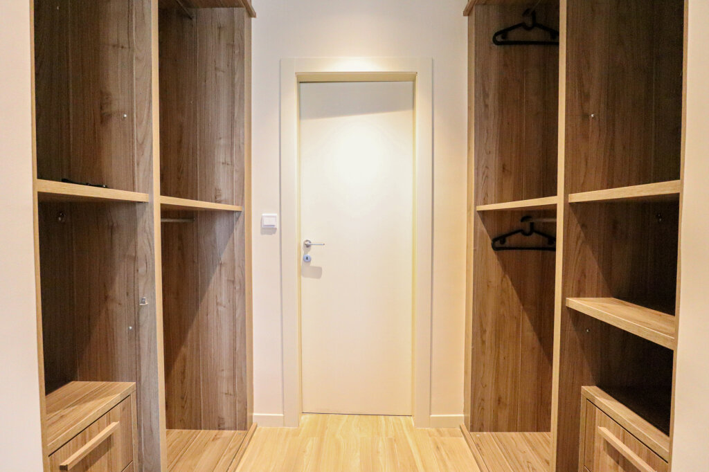 Дубай: Апартаменты WelHome - Evergreen Apartment Amidst Vibrant JVC With Pool