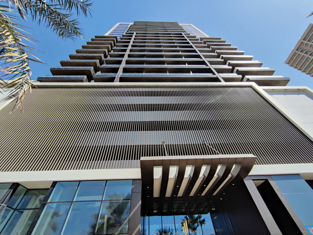 Дубай: Апартаменты WelHome - Evergreen Apartment Amidst Vibrant JVC With Pool