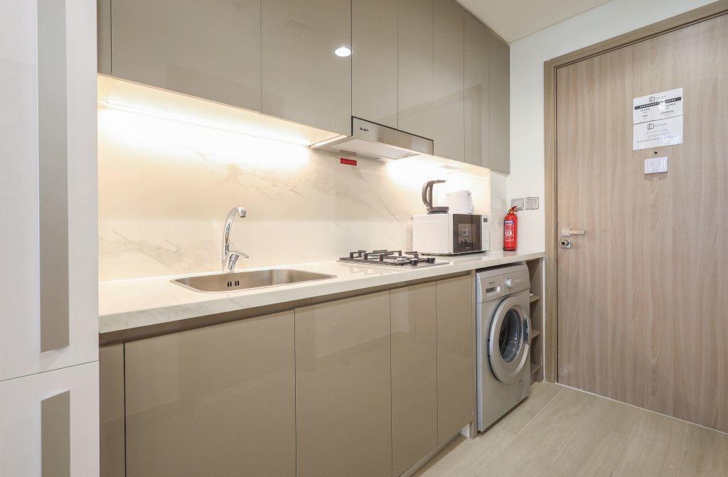 Дубай: Апартаменты Apartments Elite LUX Holiday Homes - Modern Marvel – Sleek Studio in Azizi Riviera