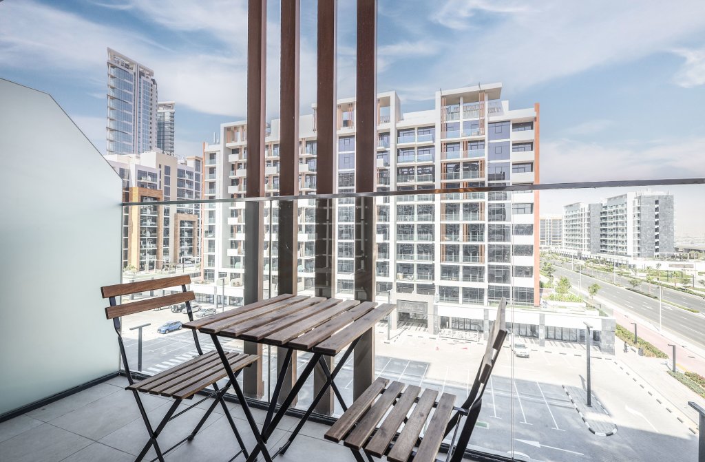 Дубай: Апартаменты Apartments Elite LUX Holiday Homes - Modern Marvel – Sleek Studio in Azizi Riviera