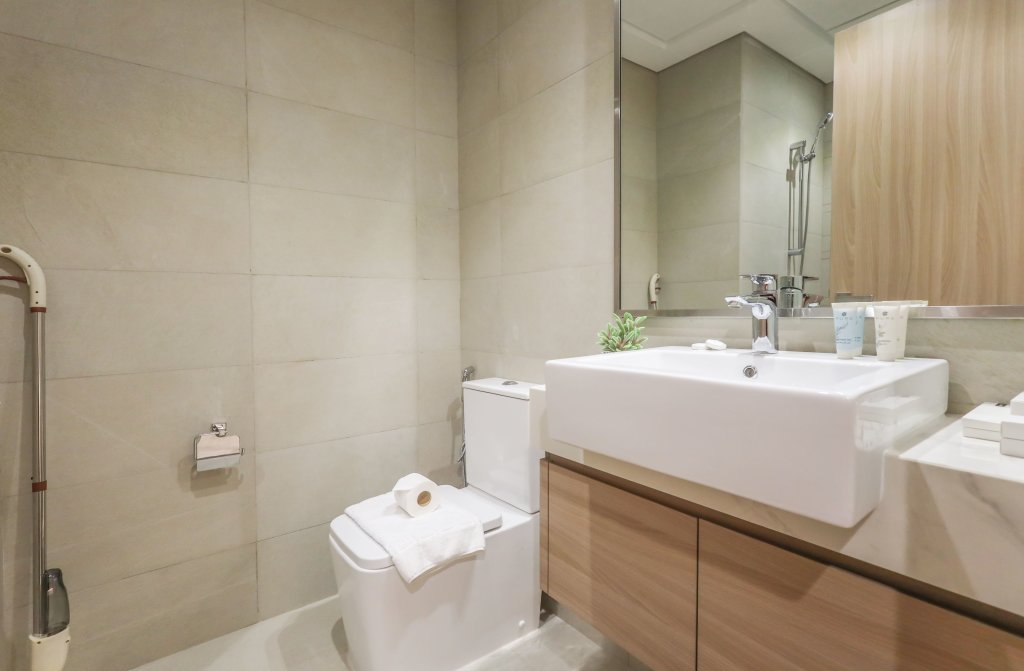 Дубай: Апартаменты Apartments Elite LUX Holiday Homes - Modern Marvel – Sleek Studio in Azizi Riviera